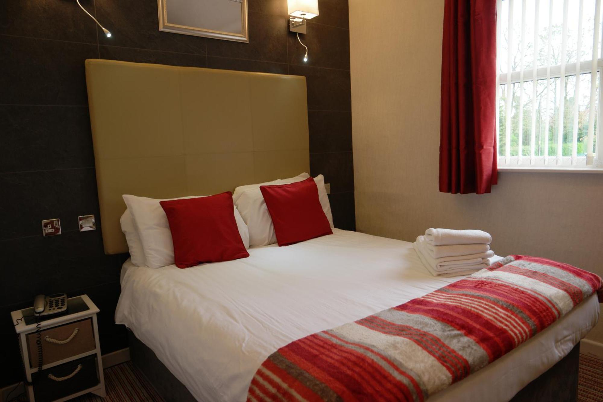The White House Hotel Telford Exterior foto